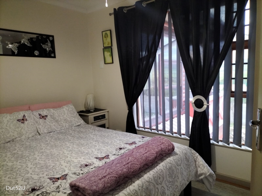 3 Bedroom Property for Sale in Fraaiuitsig Western Cape